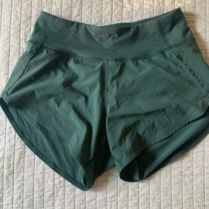 Outdoor voices 4” Hudson short. Green. Used like new.